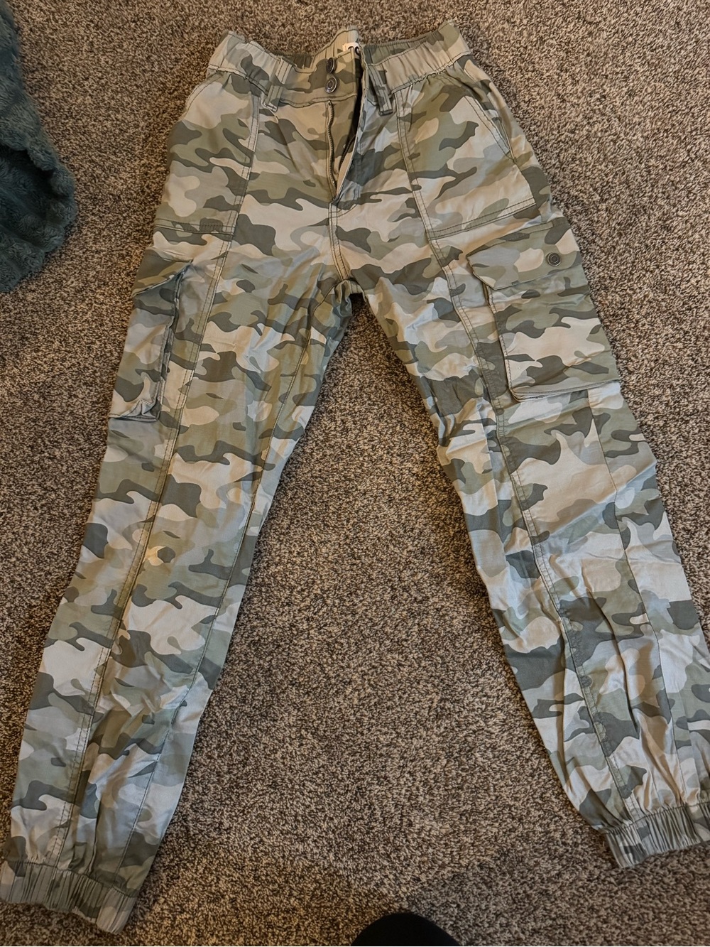 SO Women's Camo Utility Pants in Green and Tan